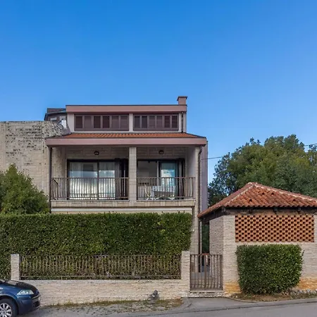 Ilija Njavro - With Balcony *